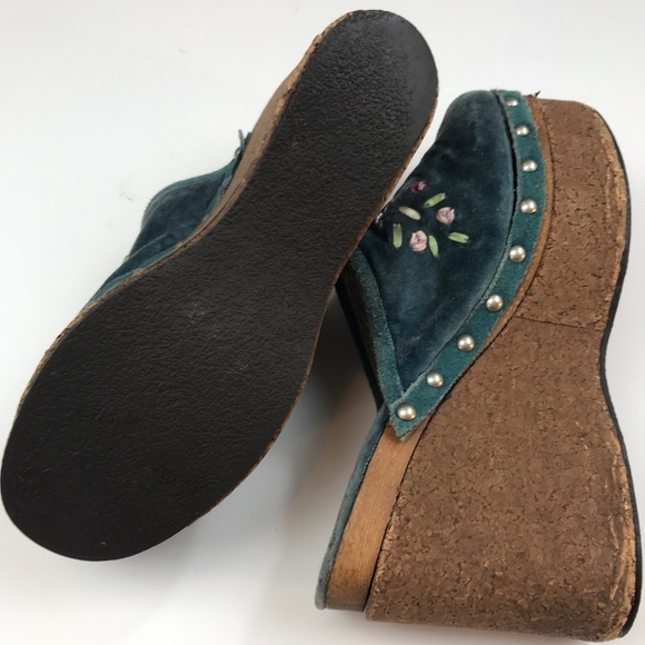 VTG Steve Madden Velvet Platform Clog - Picture 6 of 6